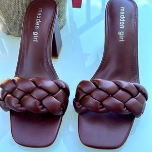 MADDEN GIRL Womens Brown Braided Padded Gracy Square Toe Block Heel Slip